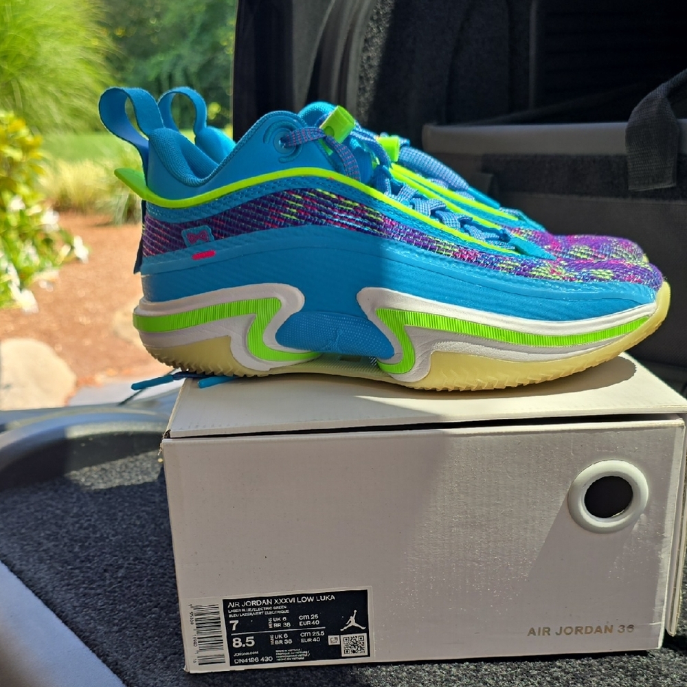 Jordan Kids' Blue and Green Sneakers